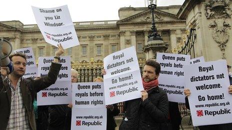 Republic protest at Buckingham Palace against the invitations of royal dictators from around the world to the Queen's Diamond Jubilee dinner at Buckingham Palace - May 18, 2012