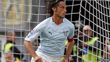 File picture of Stefano Mauri (2010)