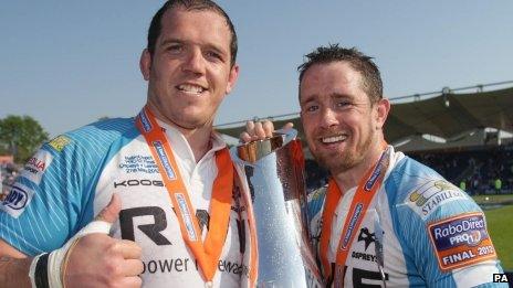 Shane Williams (right)