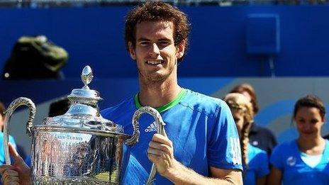 Andy Murray lifts the AEGON Championships trophy in 2011