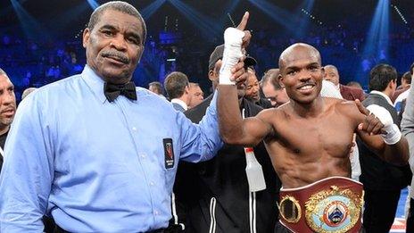 Timothy Bradley beats Manny Pacquiao