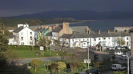 Criccieth town centre