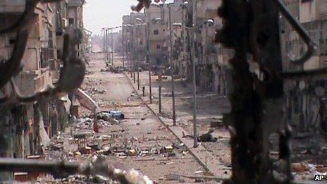 Activists published a photograph purportedly showing a street in the Khaldiya district of Homs (21 June 2012)