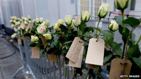 Flowers outside court