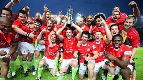 London Welsh lift the Championship title