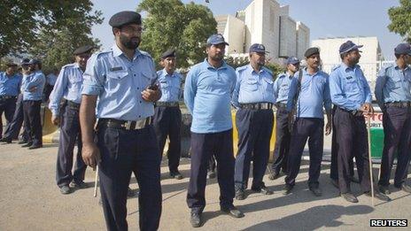 Policemen outside Pakistan's Supreme Court