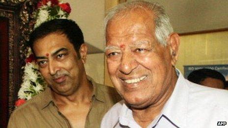Dara Singh (right) with his son Vindu Dara Singh