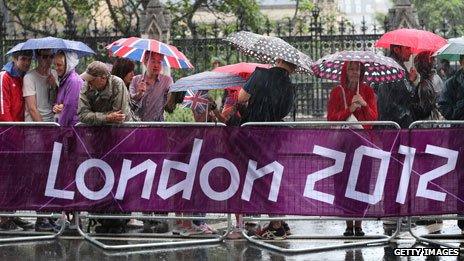 Crowd watching women's marathon