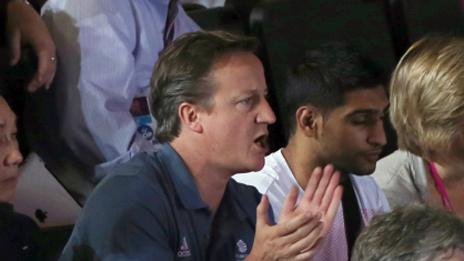 David Cameron cheers on boxer Nicola Adams