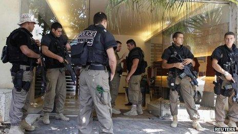 Lebanese police guard Mr Samaha's residence - 9 August