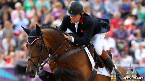 Nick Skelton showjumping on his horse