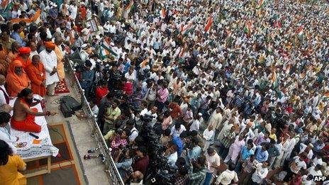 Baba Ramdev addresses thousands of supporters during fight against corruption