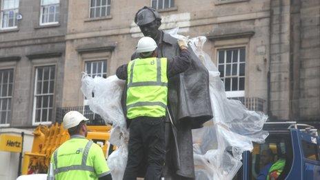 Sherlock Holmes statue in Picardy Place