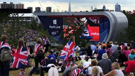 Spectators at Park Live