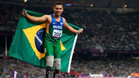 Alan Oliveira after winning gold