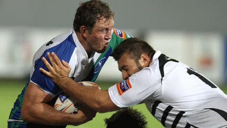 Mike Swift escapes the attention of Samuele Pace as Connacht beat Zebre