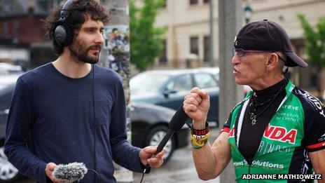 David Weinberg interviews a man