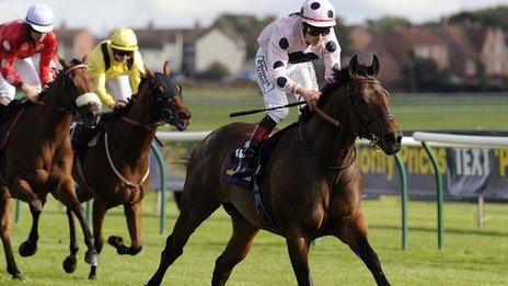 Captain Ramius wins the Ayr Gold Cup