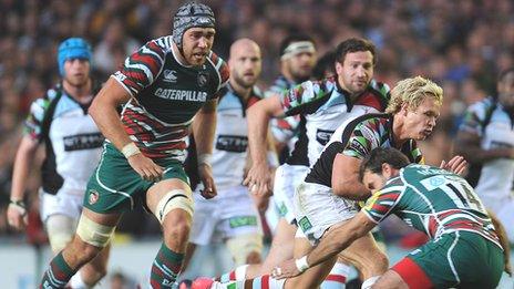 Matt Hopper on the charge for Harlequins against Leicester Tigers