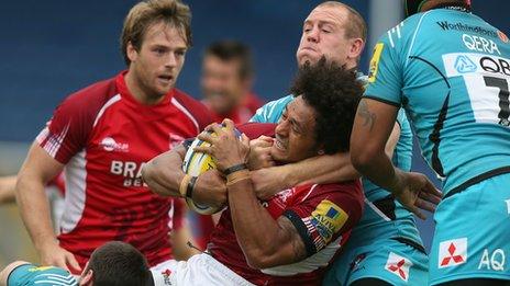 London Welsh and Gloucester compete