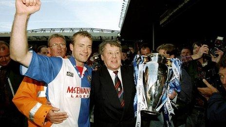 Alan Shearer and former Blackburn owner Jack Walker with the Premiership trophy in 1995