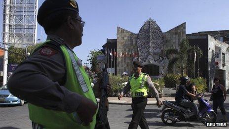 An Indonesian policeman stands guard at the 2002 Bali bombing memorial monument, ahead of the 10-year anniversary of the incident in Kuta, Bali resort island October 11, 2012