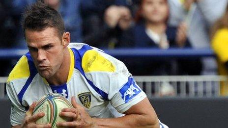 Lee Byrne scores for Clermont Auvergne