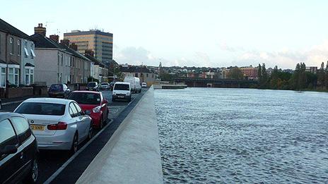 The high tide on the Usk at Newport