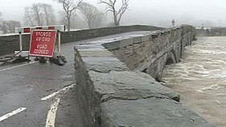 The Dyfi bridge at high water