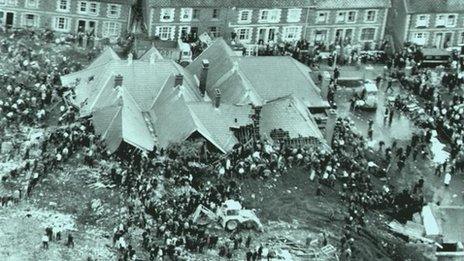 rescue at Aberfan school