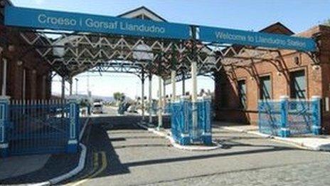 Gorsaf Llandudno