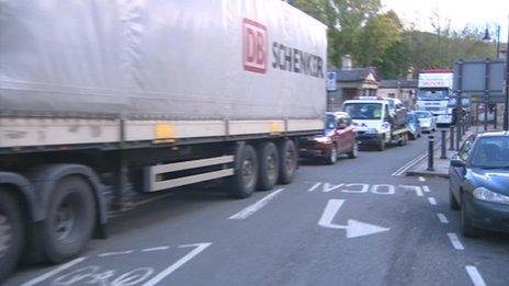 Traffic queueing on Cleveland Bridge in Bath