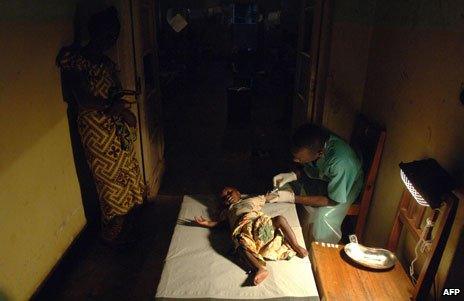 An MSF nurse treats a child with cholera in Congo