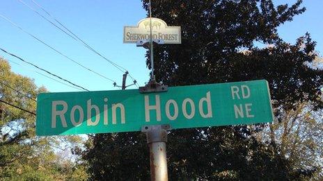 Robin Hood road sign
