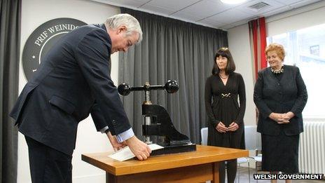 Carwyn Jones and official seal