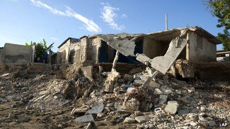 House in ruins in Port au Prince