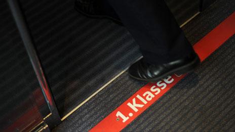 Sign on German train indicating first-class carriage
