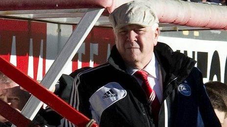 Craig Brown in the dug-out v Celtic