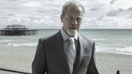Peter Mullan as Richie Beckett