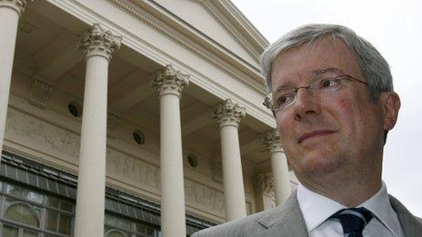 Tony Hall outside the Royal Opera House in 2007