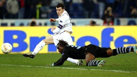 Gareth Bale fires a shot against Lazio