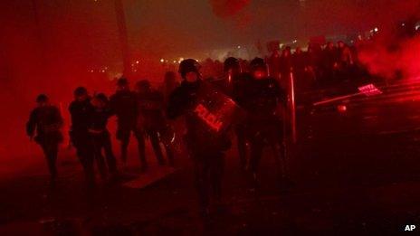 Riot police in Ljubljana (30 Nov)