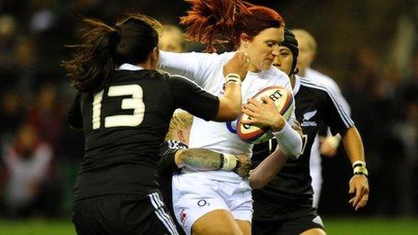 Jo Watmore takes on the New Zealand defence