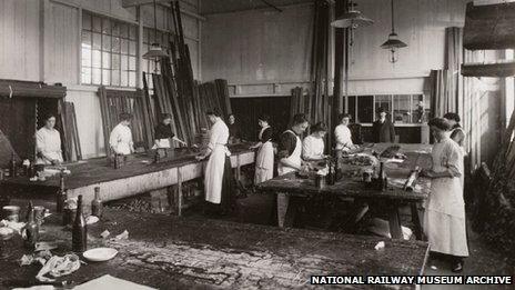 French polishers at Doncaster works, South Yorkshire, c 1916