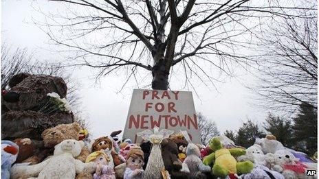 Makeshift memorial in Newtown, Connecticut, 17 December