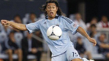 Sporting Kansas City midfielder Roger Espinoza