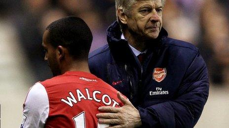 Arsenal manager Arsene Wenger hopes Theo Walcott will sign a new contract with the Gunners.