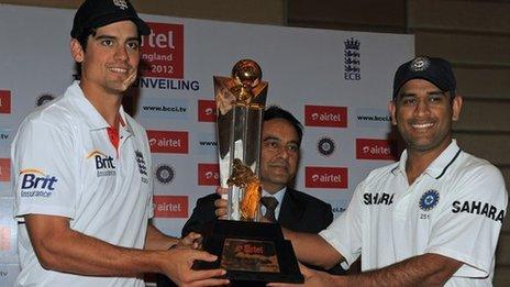 Captains Alastair Cook and Mahendra Dhoni with the Test series trophy