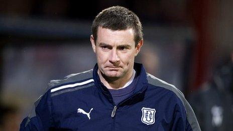 Dundee manager Barry Smith