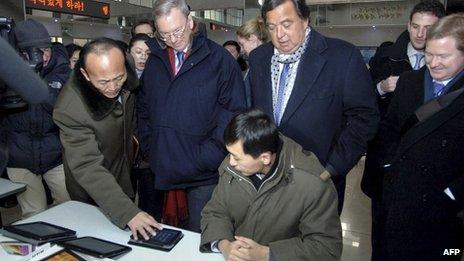 Bill Richardson and Eric Schmidt visit the Korean Computer Centre in Pyongyang (9 January 2012)